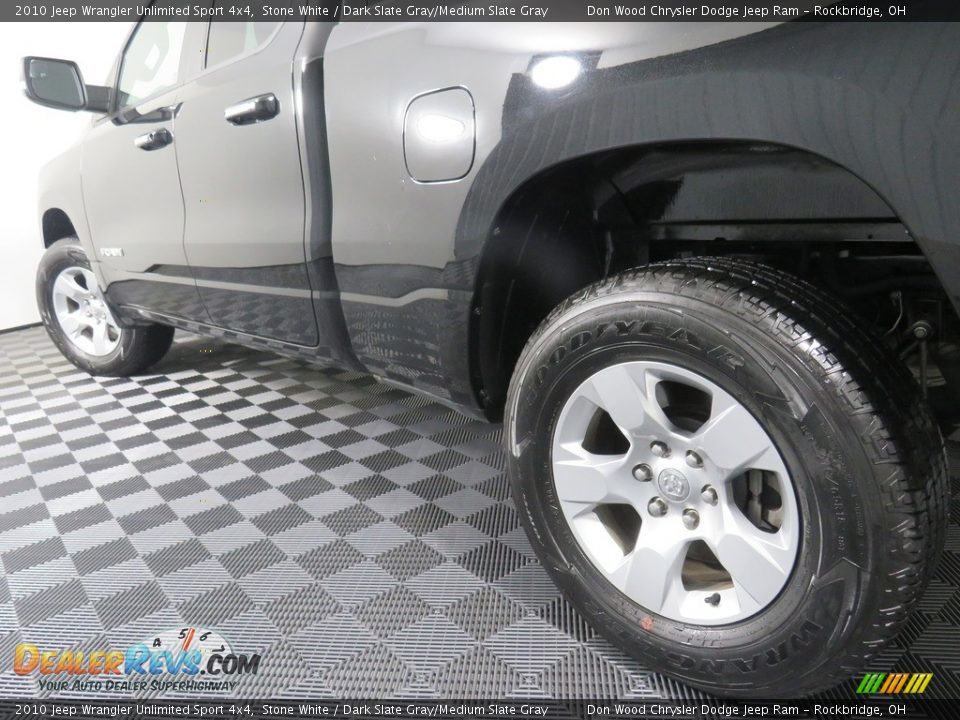 2010 Jeep Wrangler Unlimited Sport 4x4 Stone White / Dark Slate Gray/Medium Slate Gray Photo #11