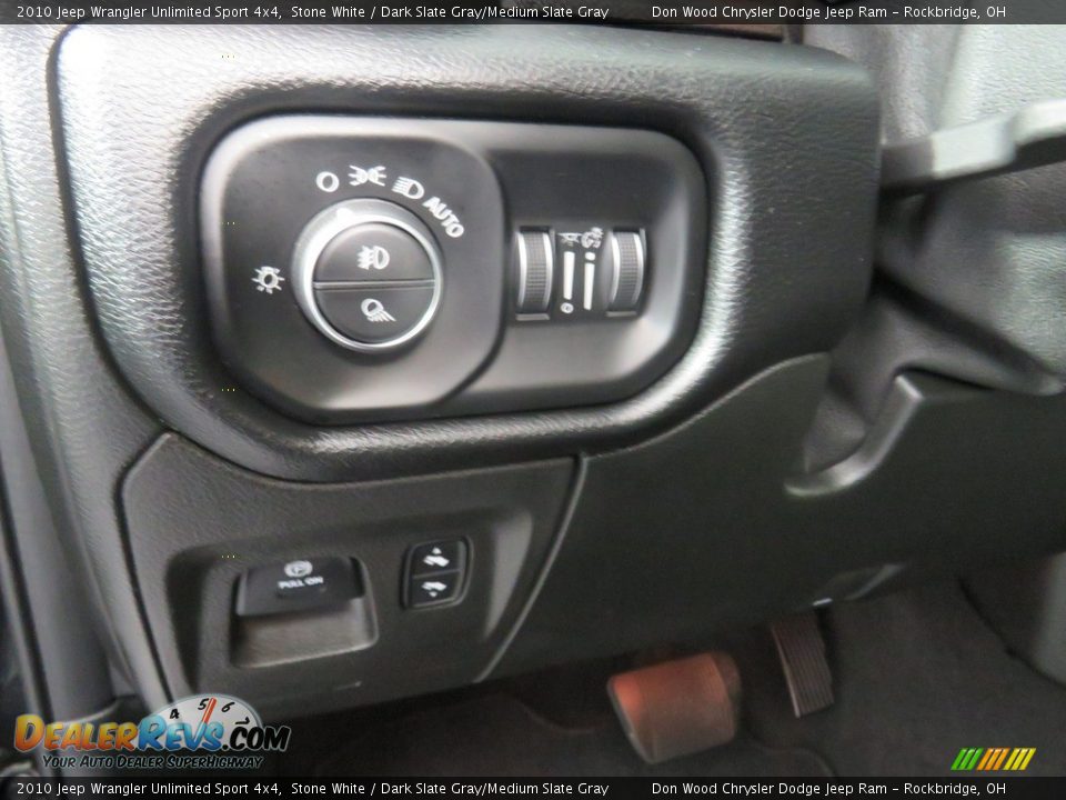 2010 Jeep Wrangler Unlimited Sport 4x4 Stone White / Dark Slate Gray/Medium Slate Gray Photo #20
