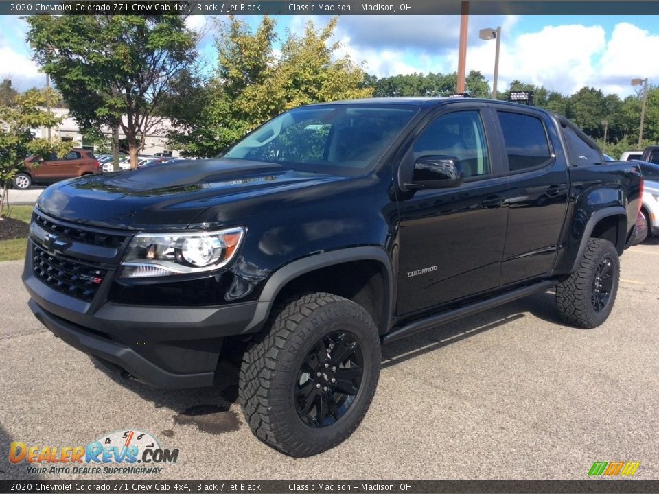 Front 3/4 View of 2020 Chevrolet Colorado Z71 Crew Cab 4x4 Photo #5