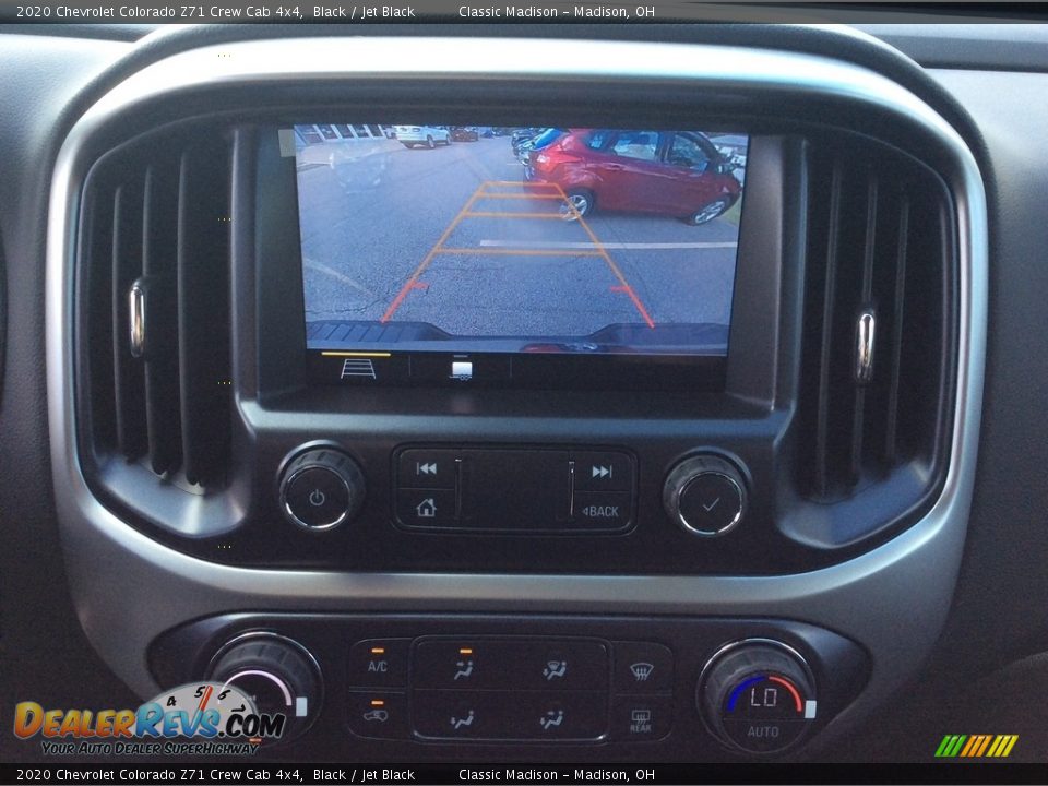 Controls of 2020 Chevrolet Colorado Z71 Crew Cab 4x4 Photo #21