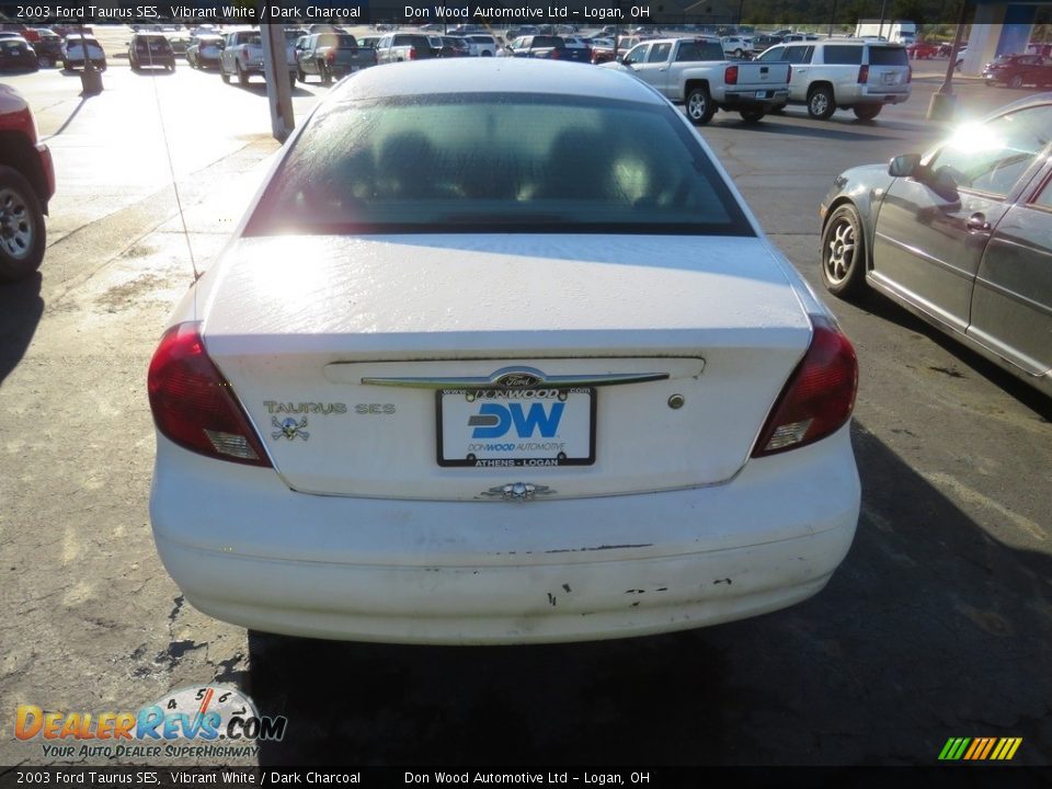 2003 Ford Taurus SES Vibrant White / Dark Charcoal Photo #8