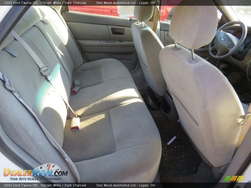 2003 Ford Taurus SES Vibrant White / Dark Charcoal Photo #17