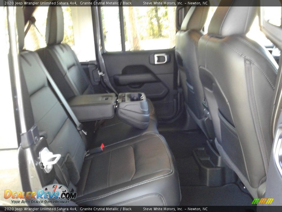 2020 Jeep Wrangler Unlimited Sahara 4x4 Granite Crystal Metallic / Black Photo #14