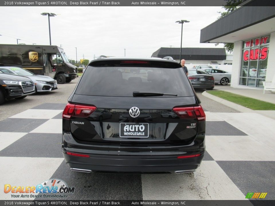 2018 Volkswagen Tiguan S 4MOTION Deep Black Pearl / Titan Black Photo #4