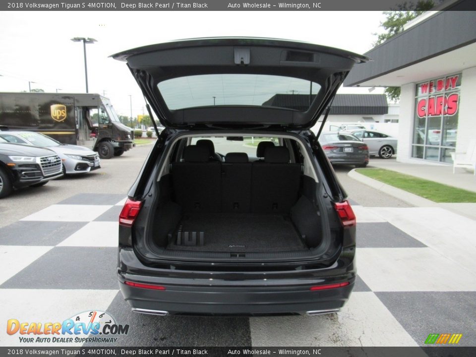 2018 Volkswagen Tiguan S 4MOTION Deep Black Pearl / Titan Black Photo #5