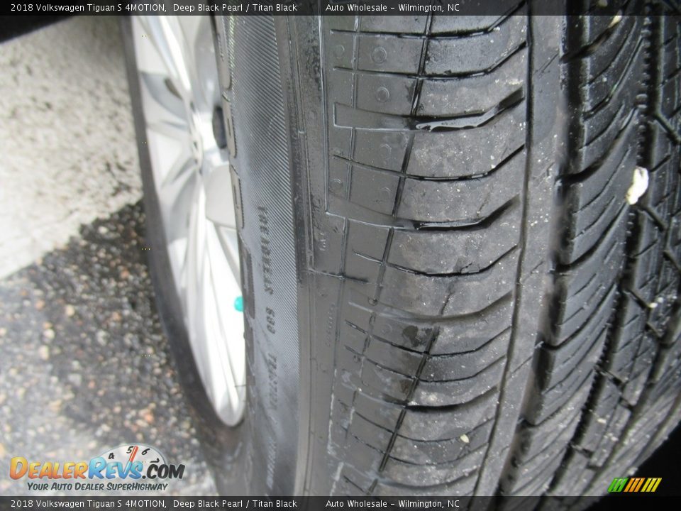 2018 Volkswagen Tiguan S 4MOTION Deep Black Pearl / Titan Black Photo #8