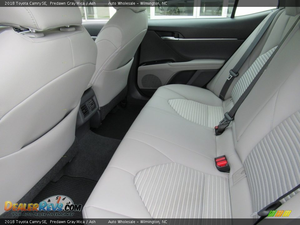 2018 Toyota Camry SE Predawn Gray Mica / Ash Photo #12