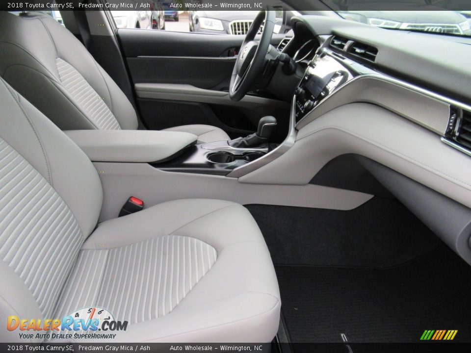 2018 Toyota Camry SE Predawn Gray Mica / Ash Photo #13