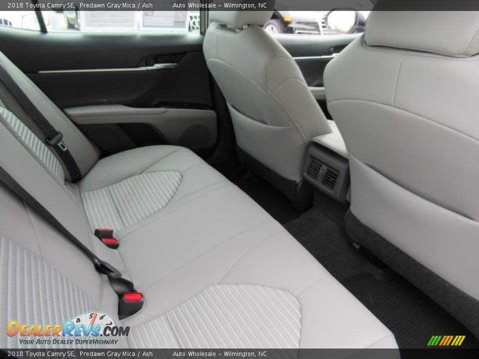 2018 Toyota Camry SE Predawn Gray Mica / Ash Photo #14