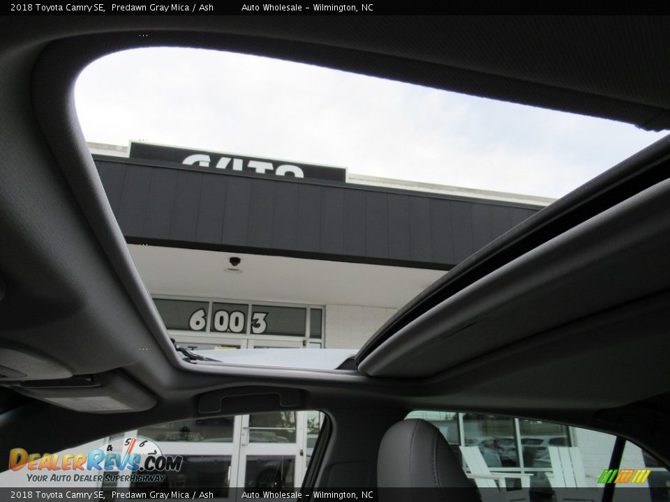 2018 Toyota Camry SE Predawn Gray Mica / Ash Photo #15