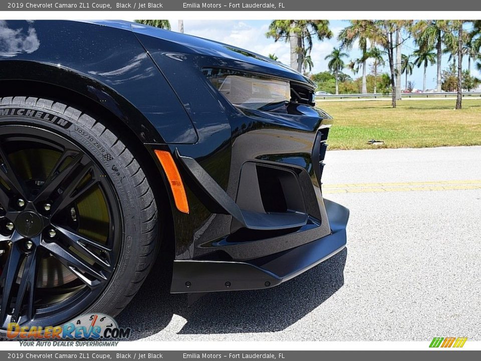 2019 Chevrolet Camaro ZL1 Coupe Black / Jet Black Photo #28