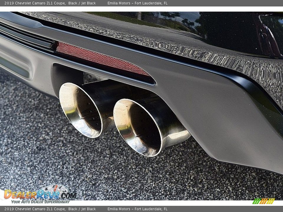 Exhaust of 2019 Chevrolet Camaro ZL1 Coupe Photo #32
