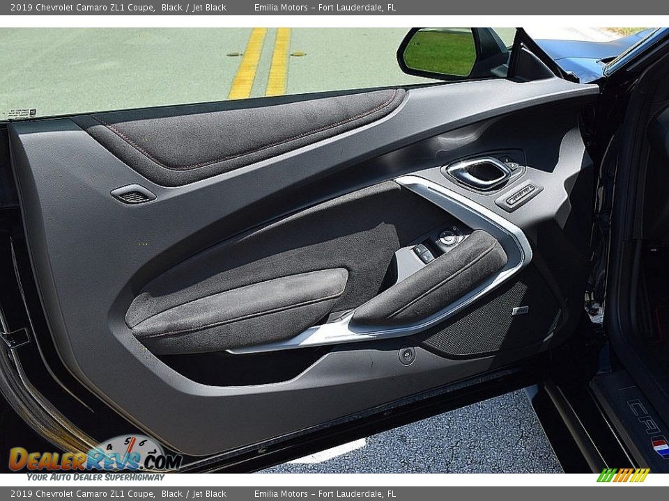 Door Panel of 2019 Chevrolet Camaro ZL1 Coupe Photo #33