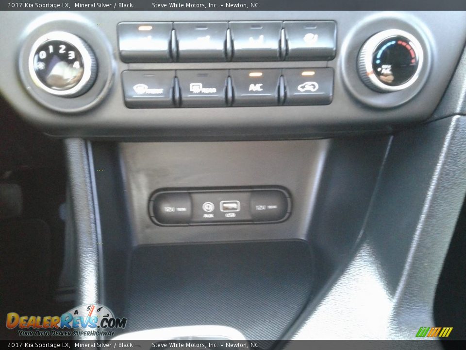 2017 Kia Sportage LX Mineral Silver / Black Photo #22