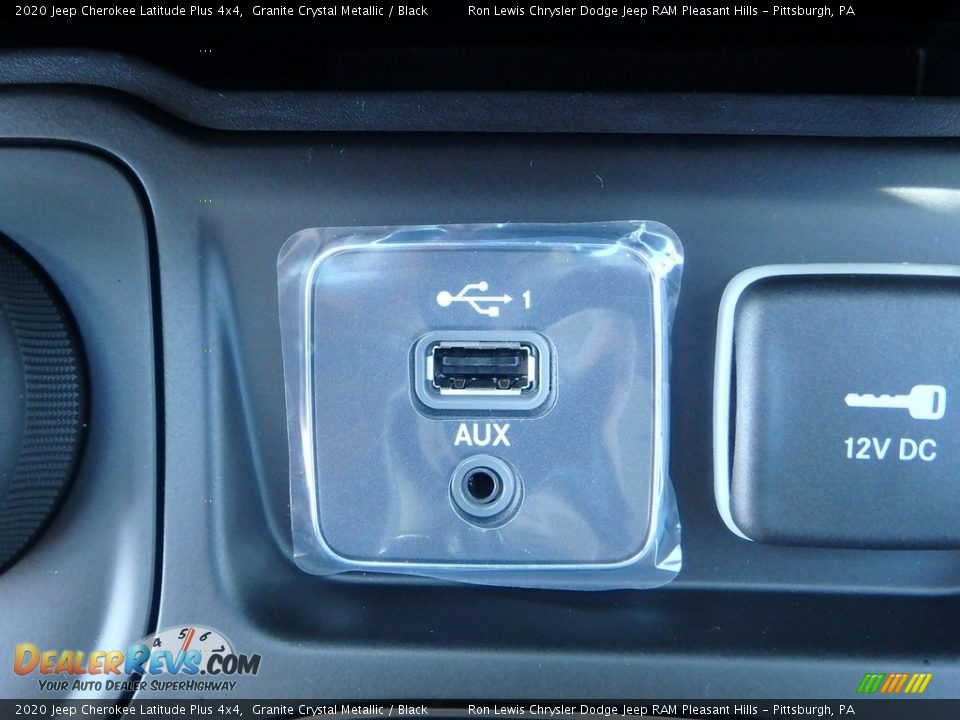 2020 Jeep Cherokee Latitude Plus 4x4 Granite Crystal Metallic / Black Photo #19
