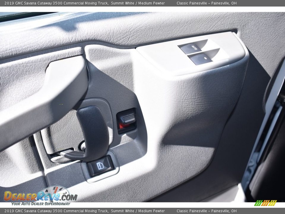 2019 GMC Savana Cutaway 3500 Commercial Moving Truck Summit White / Medium Pewter Photo #8