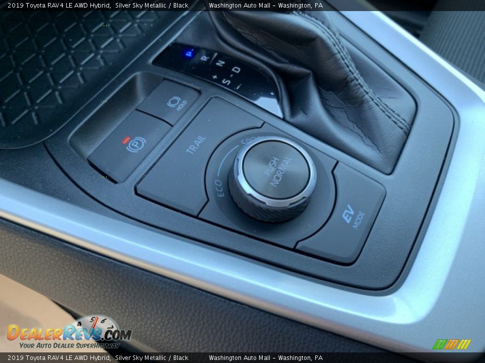 2019 Toyota RAV4 LE AWD Hybrid Silver Sky Metallic / Black Photo #32