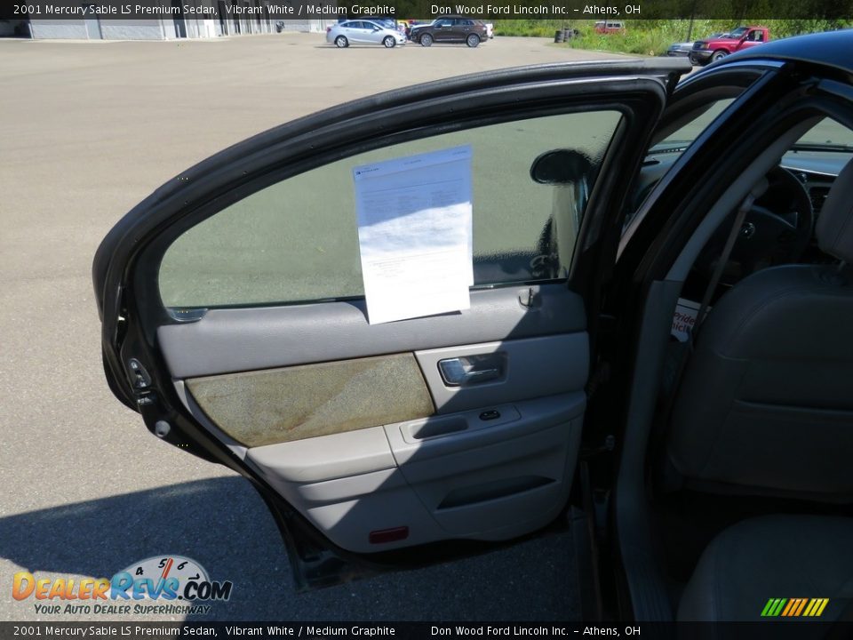 2001 Mercury Sable LS Premium Sedan Vibrant White / Medium Graphite Photo #16