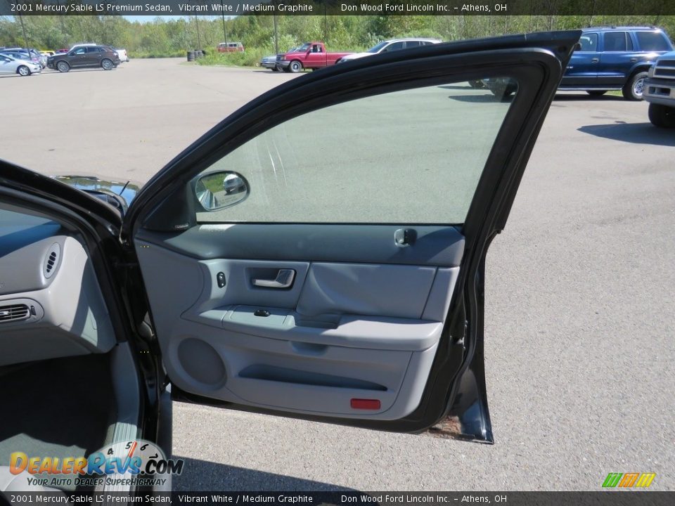 2001 Mercury Sable LS Premium Sedan Vibrant White / Medium Graphite Photo #20