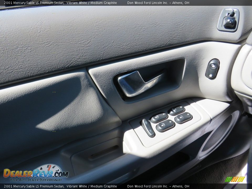 2001 Mercury Sable LS Premium Sedan Vibrant White / Medium Graphite Photo #30