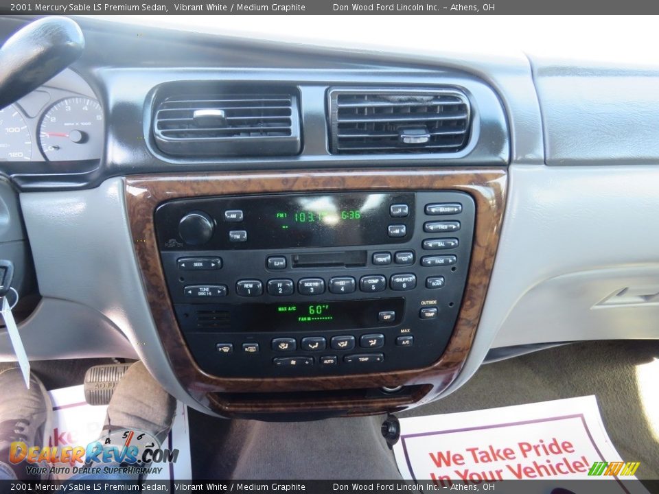 2001 Mercury Sable LS Premium Sedan Vibrant White / Medium Graphite Photo #31