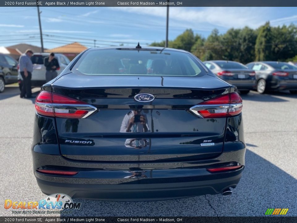 2020 Ford Fusion SE Agate Black / Medium Light Stone Photo #3