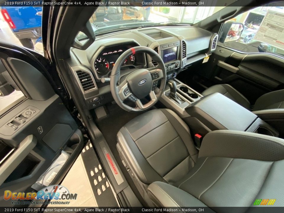 Front Seat of 2019 Ford F150 SVT Raptor SuperCrew 4x4 Photo #4