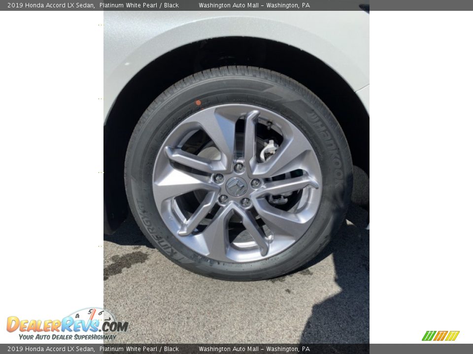 2019 Honda Accord LX Sedan Platinum White Pearl / Black Photo #28