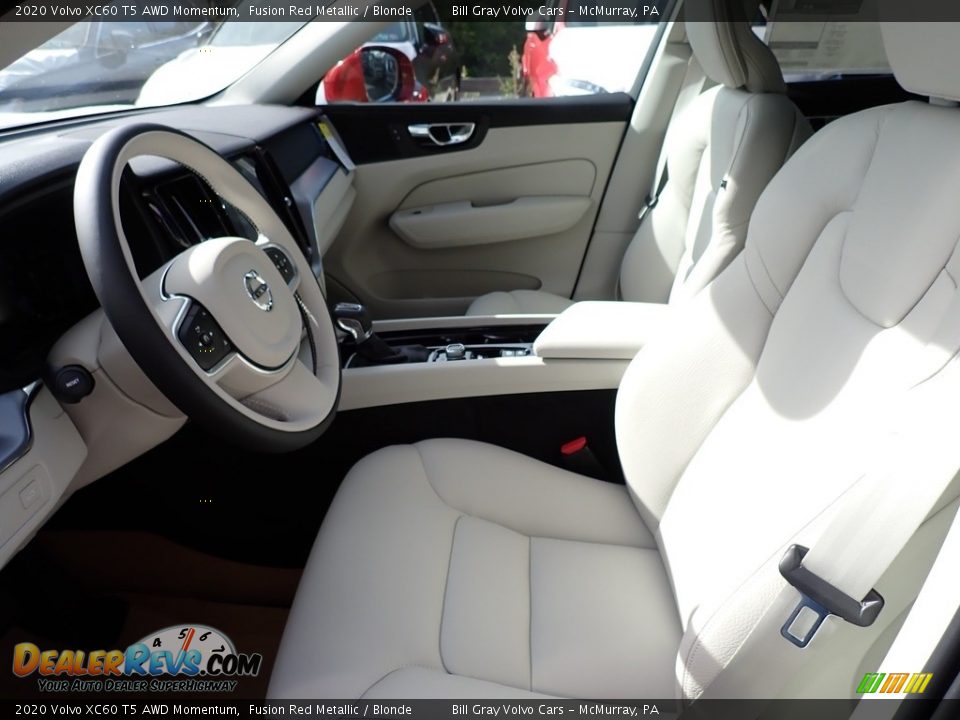 Front Seat of 2020 Volvo XC60 T5 AWD Momentum Photo #7