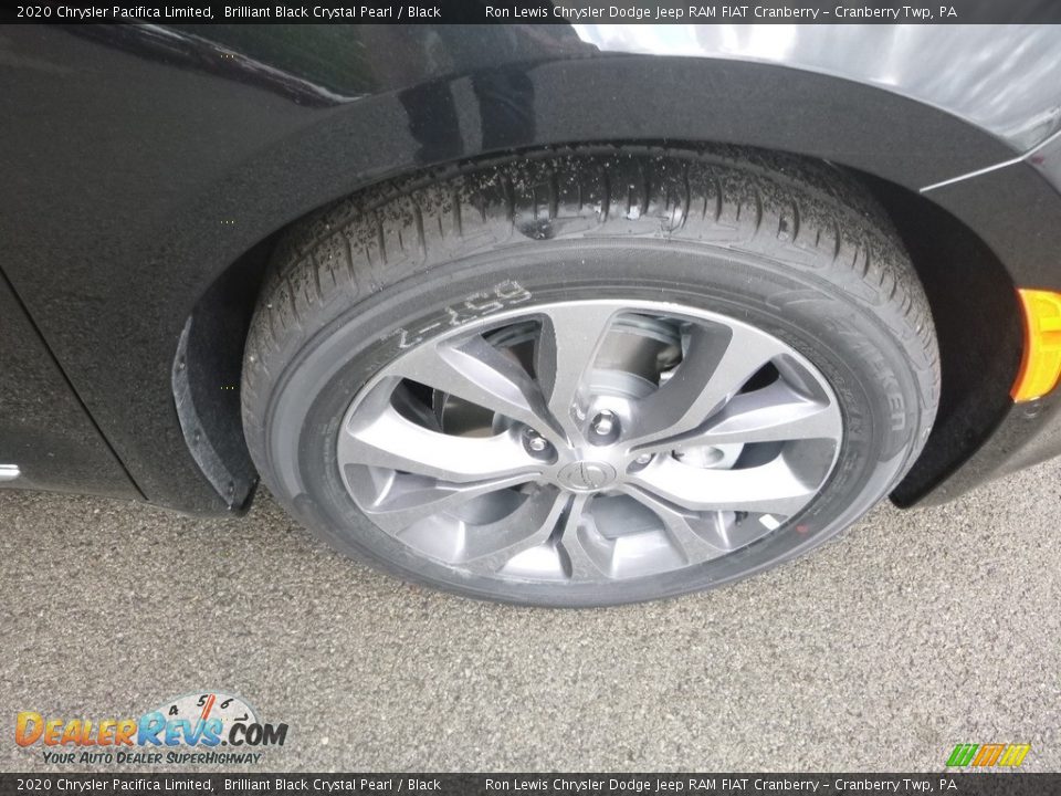 2020 Chrysler Pacifica Limited Wheel Photo #9
