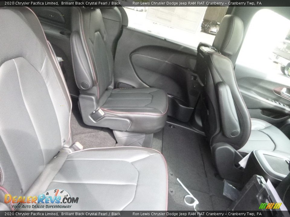 Rear Seat of 2020 Chrysler Pacifica Limited Photo #13