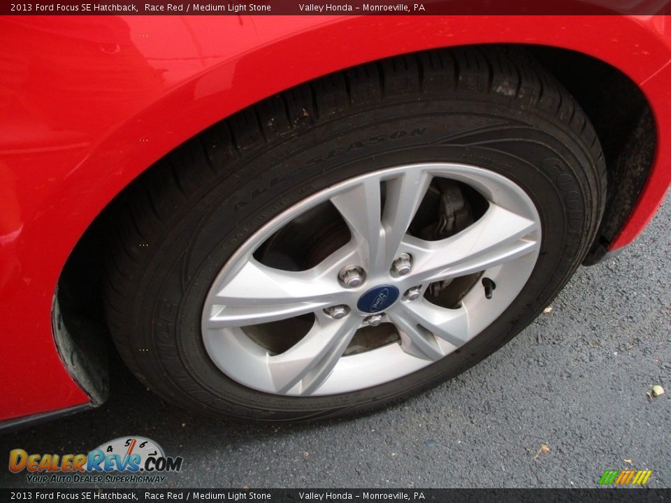 2013 Ford Focus SE Hatchback Race Red / Medium Light Stone Photo #6