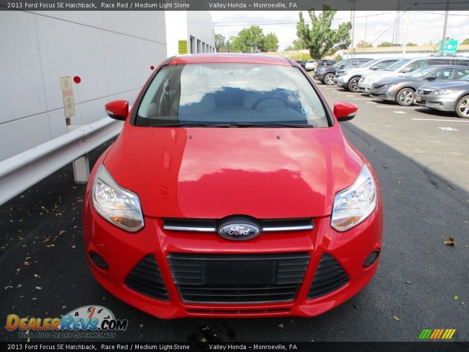 2013 Ford Focus SE Hatchback Race Red / Medium Light Stone Photo #8