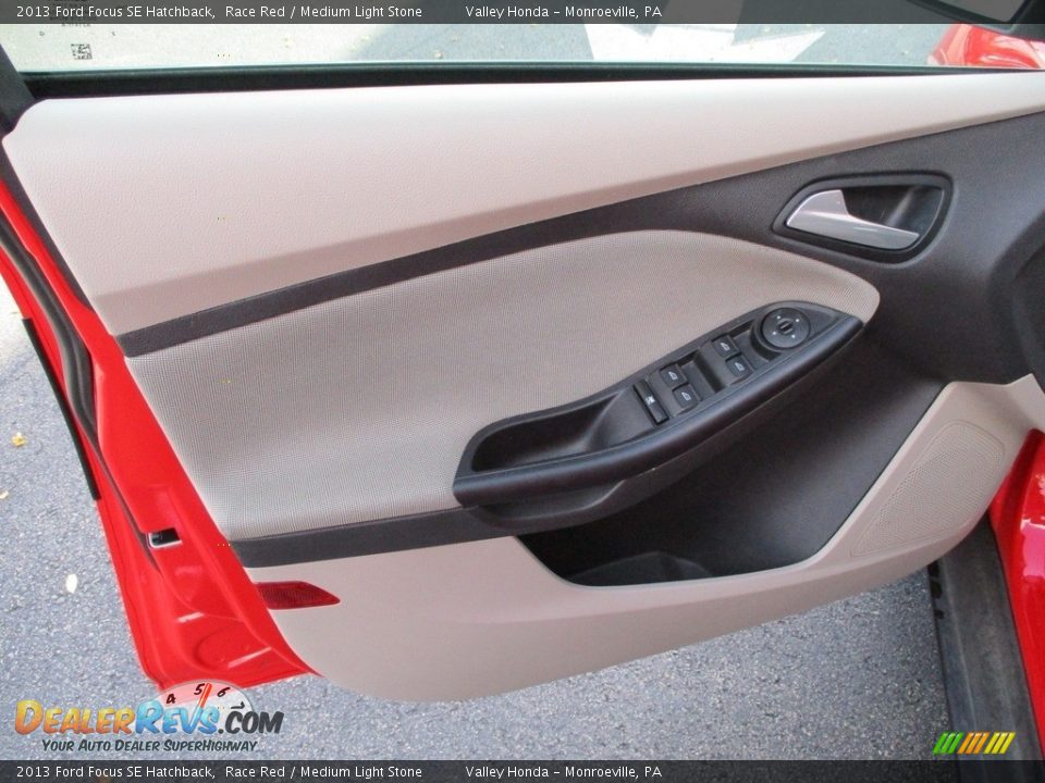 2013 Ford Focus SE Hatchback Race Red / Medium Light Stone Photo #10