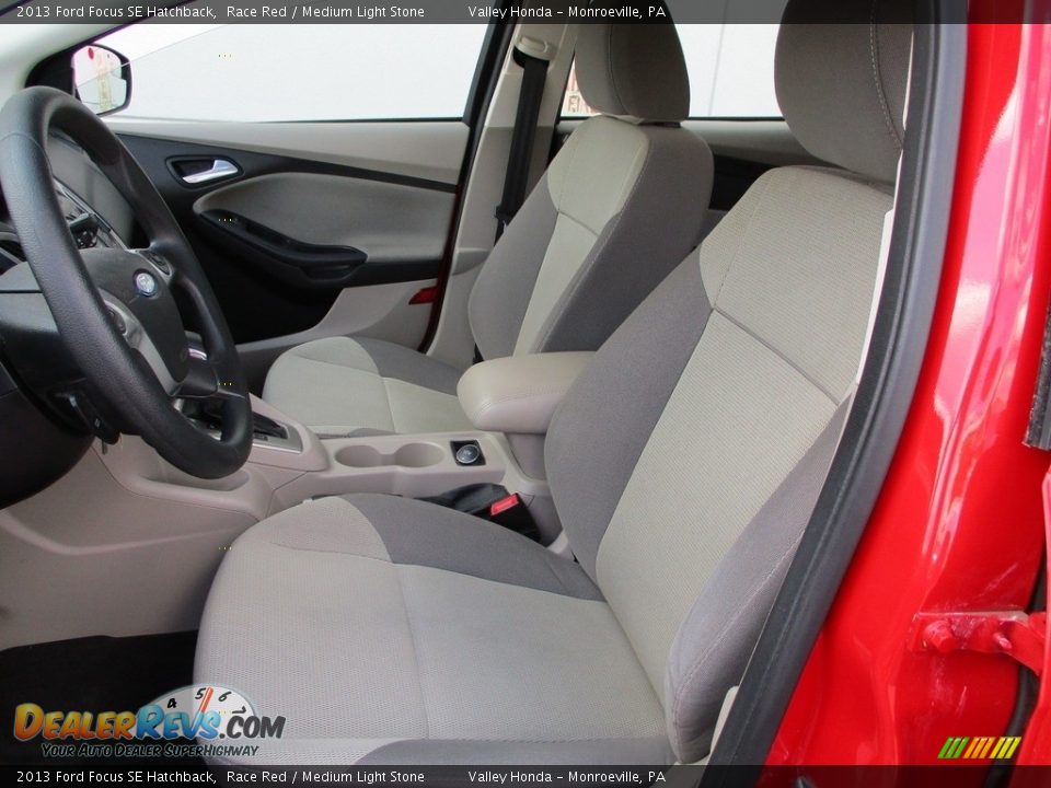 2013 Ford Focus SE Hatchback Race Red / Medium Light Stone Photo #11
