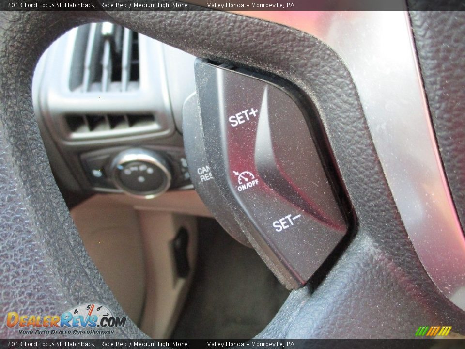 2013 Ford Focus SE Hatchback Race Red / Medium Light Stone Photo #18