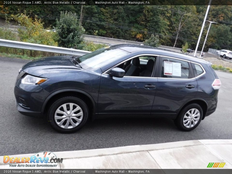2016 Nissan Rogue S AWD Arctic Blue Metallic / Charcoal Photo #6