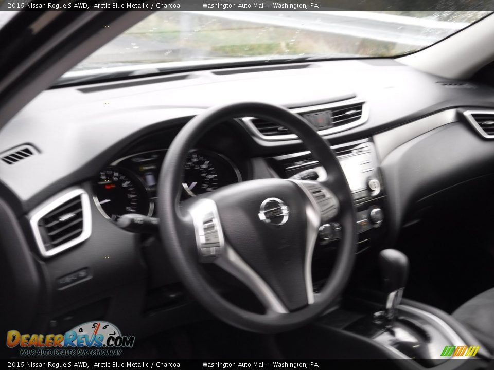 2016 Nissan Rogue S AWD Arctic Blue Metallic / Charcoal Photo #11