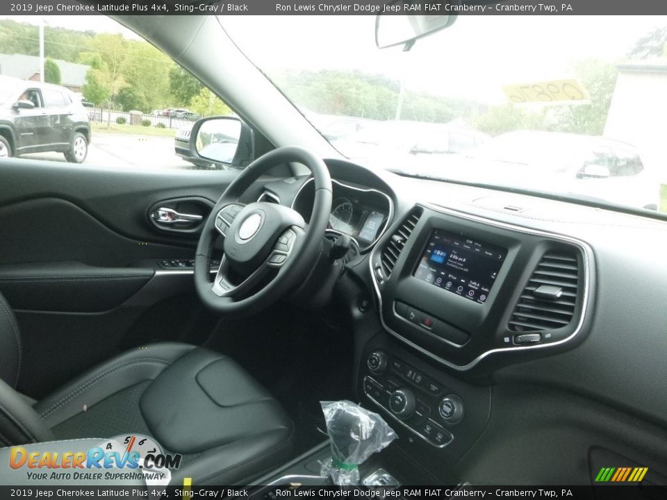 2019 Jeep Cherokee Latitude Plus 4x4 Sting-Gray / Black Photo #11
