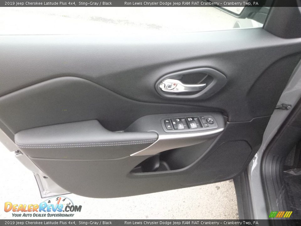 2019 Jeep Cherokee Latitude Plus 4x4 Sting-Gray / Black Photo #13