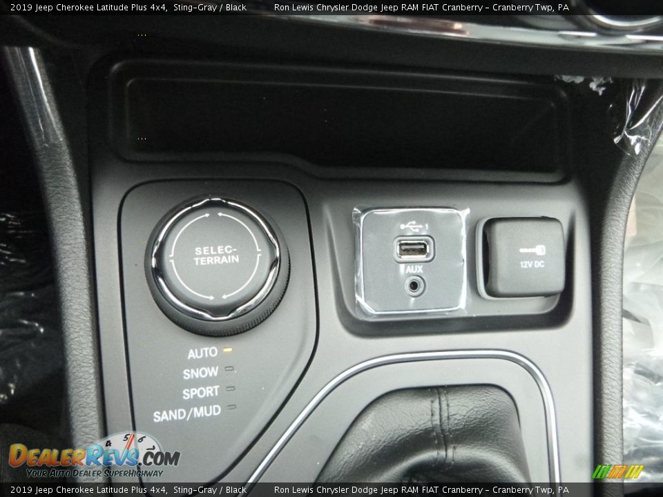 2019 Jeep Cherokee Latitude Plus 4x4 Sting-Gray / Black Photo #20