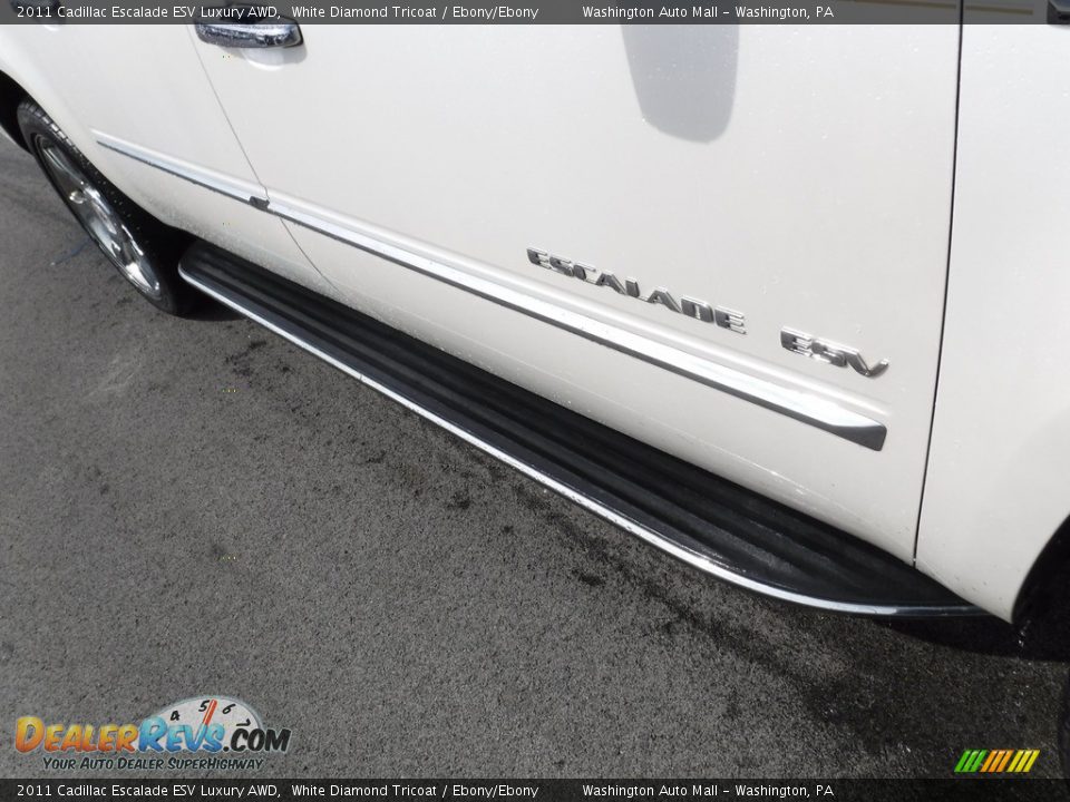 2011 Cadillac Escalade ESV Luxury AWD White Diamond Tricoat / Ebony/Ebony Photo #4