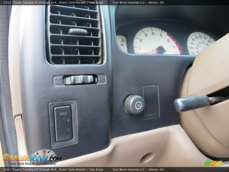 2001 Toyota Tacoma V6 Xtracab 4x4 Mystic Gold Metallic / Oak Beige Photo #26