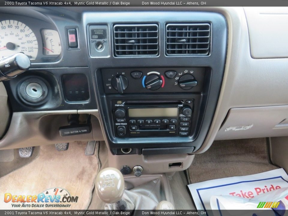 2001 Toyota Tacoma V6 Xtracab 4x4 Mystic Gold Metallic / Oak Beige Photo #28