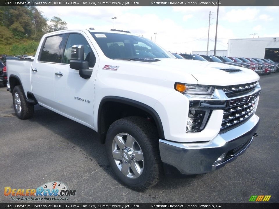 Front 3/4 View of 2020 Chevrolet Silverado 2500HD LTZ Crew Cab 4x4 Photo #7