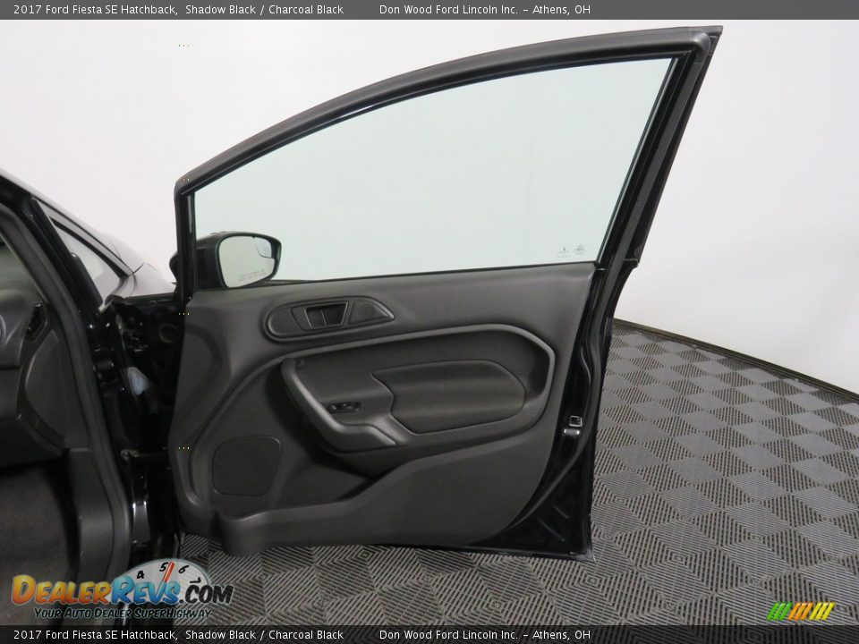 2017 Ford Fiesta SE Hatchback Shadow Black / Charcoal Black Photo #27