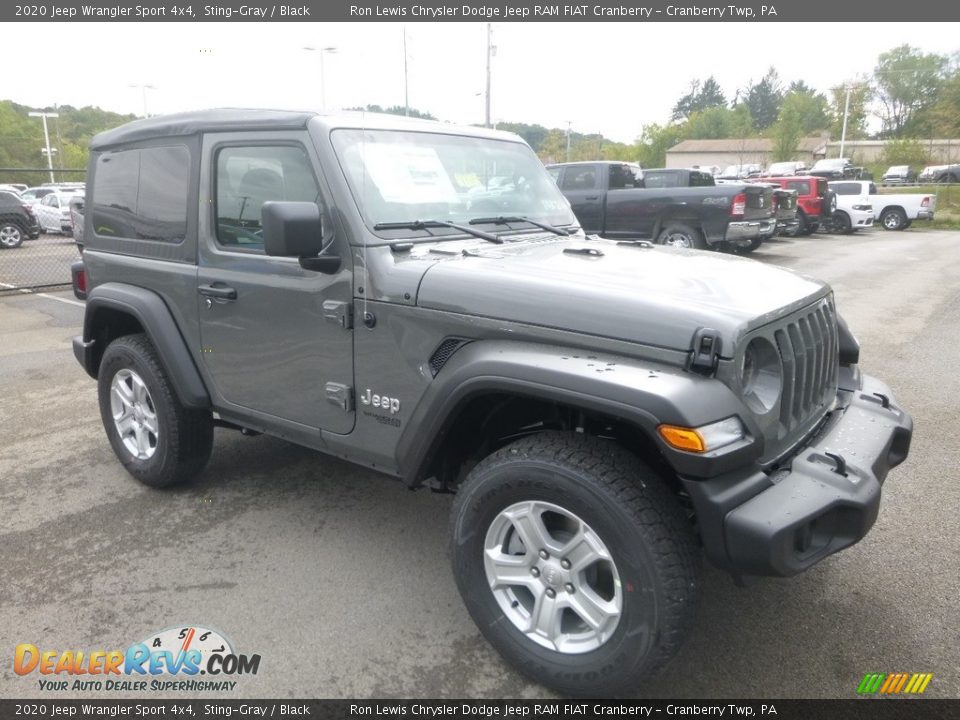 Front 3/4 View of 2020 Jeep Wrangler Sport 4x4 Photo #7