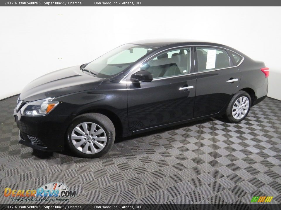 2017 Nissan Sentra S Super Black / Charcoal Photo #5