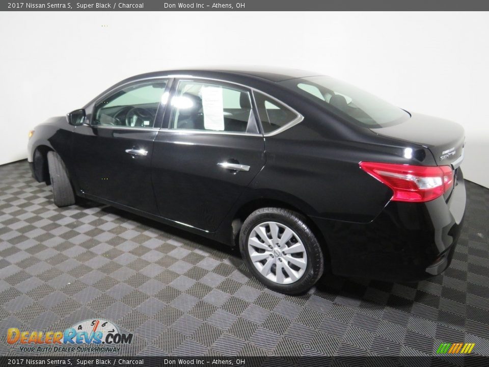 2017 Nissan Sentra S Super Black / Charcoal Photo #7