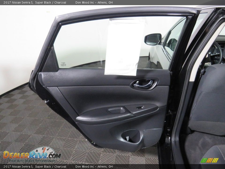 2017 Nissan Sentra S Super Black / Charcoal Photo #20